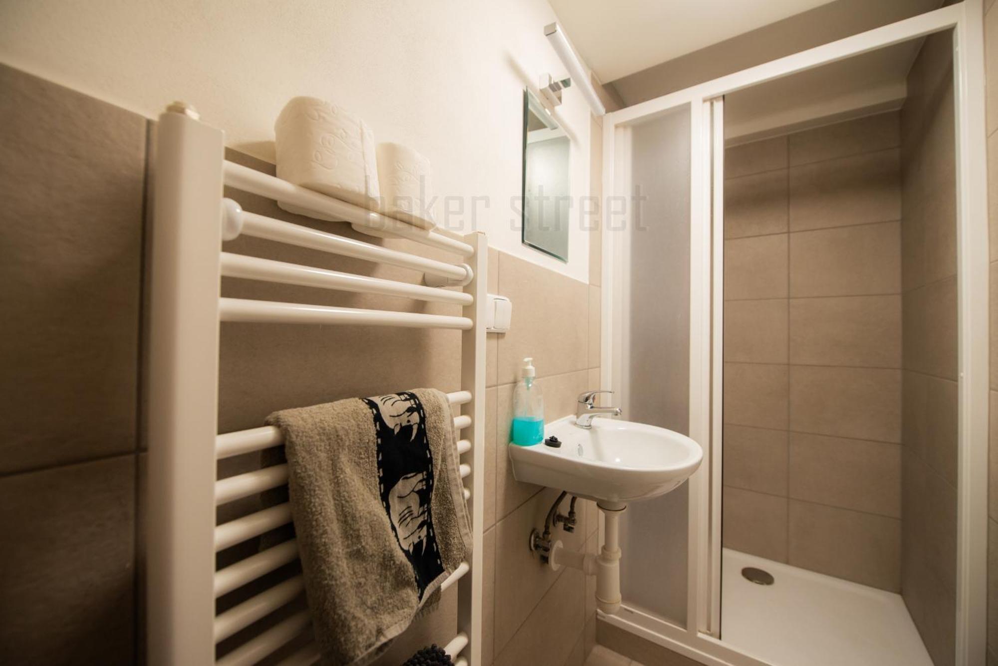 Storey Apartment Close To Metro Palmovka Prága Kültér fotó
