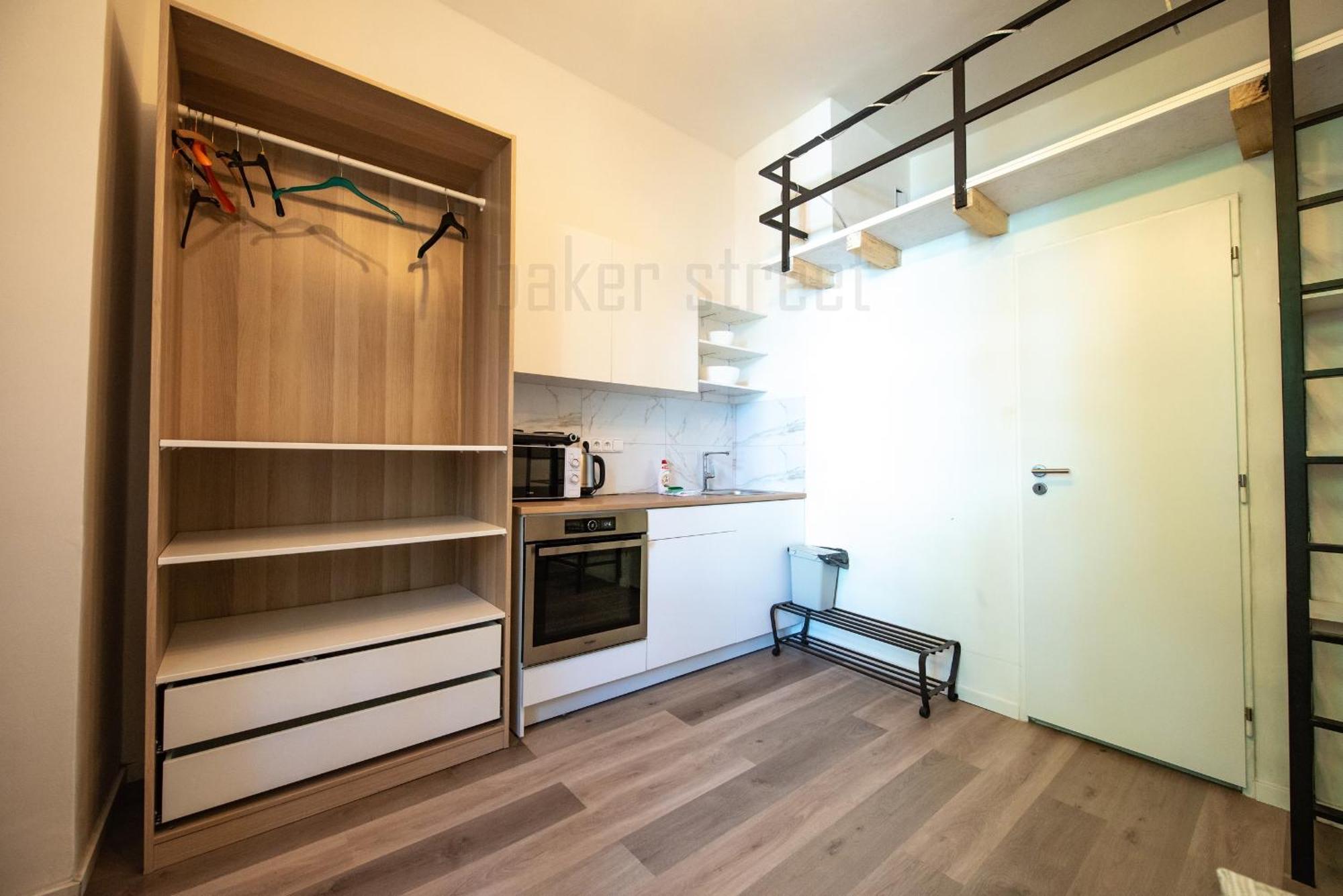 Storey Apartment Close To Metro Palmovka Prága Kültér fotó
